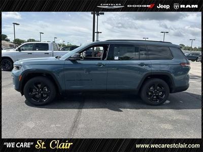 2026 Jeep Grand Cherokee — side profile view