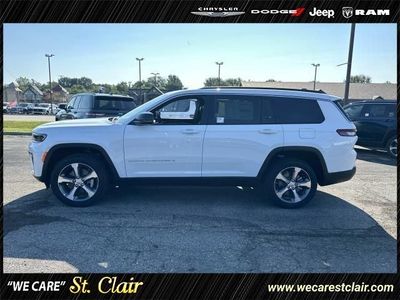 2026 Jeep Grand Cherokee — side profile view