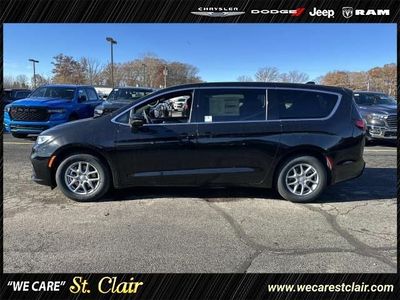 2026 Chrysler Pacifica — side profile view