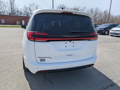 2026 Chrysler Pacifica — detail view