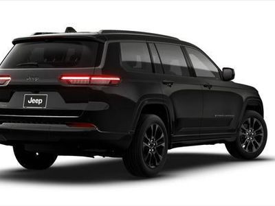 2026 Jeep Grand Cherokee — side profile view