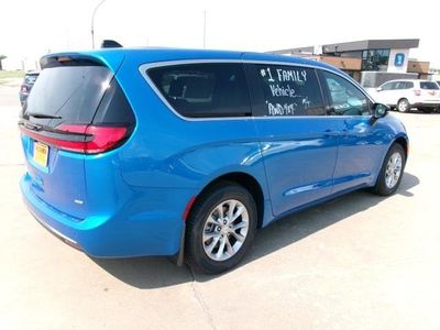 2027 Chrysler Pacifica — detail view