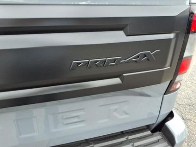 2025 Nissan Frontier — detail view