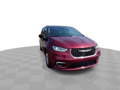 2023 Chrysler Pacifica — side profile view