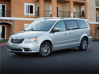2016 Chrysler Town & Country Touring-L Anniversary Edition in Billet Silver Metallic Clearcoat — front three-quarter view