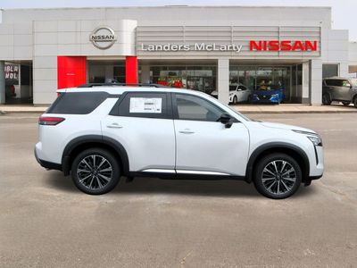 2026 Nissan Pathfinder - Photo 2