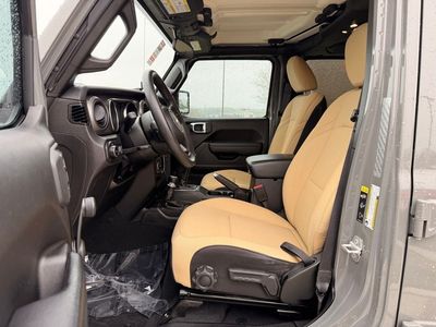 2023 Jeep Wrangler - Photo 25