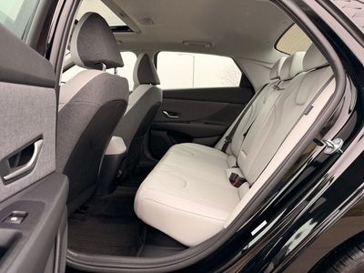 2025 Hyundai Elantra Hybrid — photo 32 view