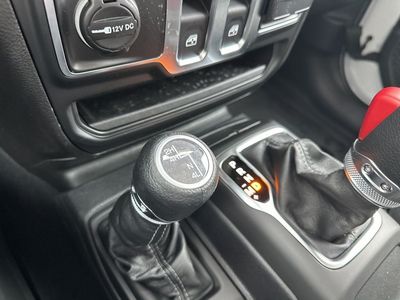 2026 Jeep Wrangler - Photo 15