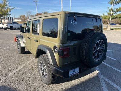2026 Jeep Wrangler - Photo 23