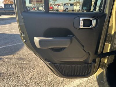 2026 Jeep Wrangler - Photo 42