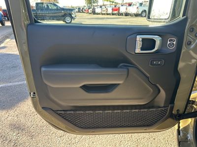 2026 Jeep Wrangler - Photo 58
