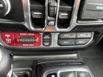 2024 Jeep Wrangler - Photo 4