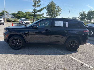 2025 Jeep Grand Cherokee - Photo 17