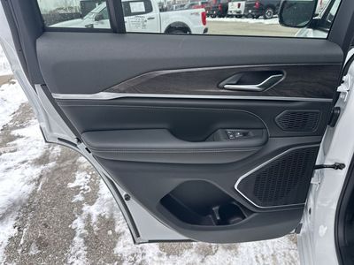 2026 Jeep Grand Cherokee - Photo 37