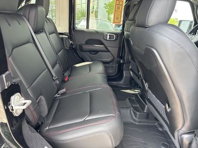 2026 Jeep Wrangler - Photo 45