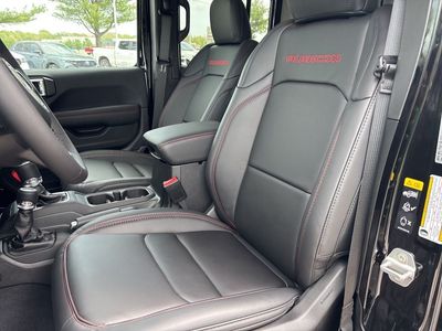 2026 Jeep Wrangler - Photo 60