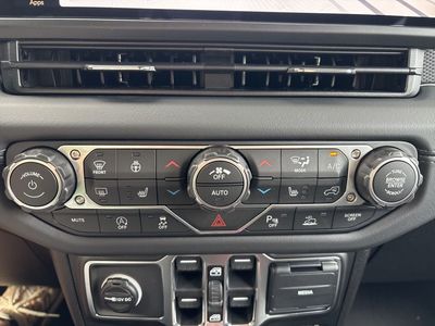2026 Jeep Wrangler - Photo 69