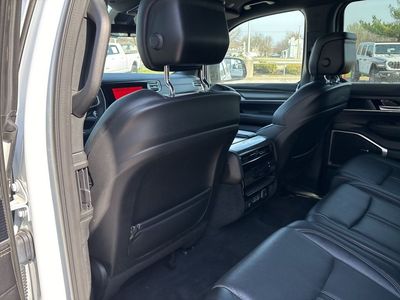 2023 Jeep Wagoneer - Photo 40