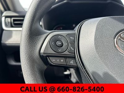 2025 Toyota RAV4 — photo 13 view