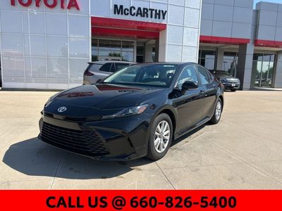 2026 Toyota Camry - Photo 2