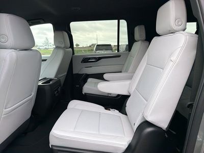 2025 Chevrolet Suburban - Photo 17
