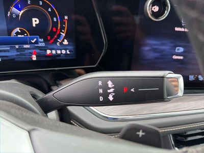2025 Chevrolet Suburban - Photo 30