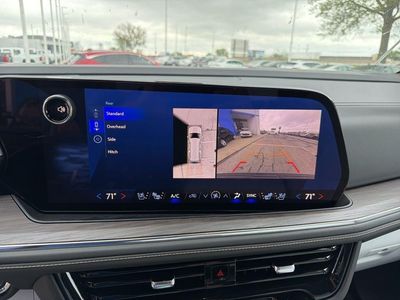2025 Chevrolet Suburban - Photo 32
