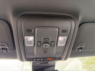 2025 Chevrolet Suburban - Photo 36