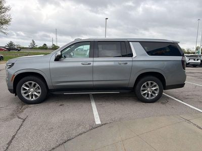 2025 Chevrolet Suburban - Photo 6