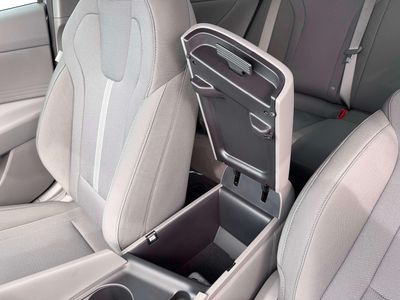 2026 Hyundai Elantra - Photo 18