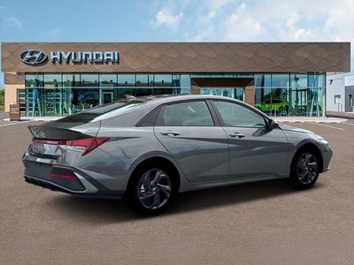 2026 Hyundai Elantra - Photo 8