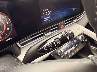 2025 Hyundai Elantra - Photo 18