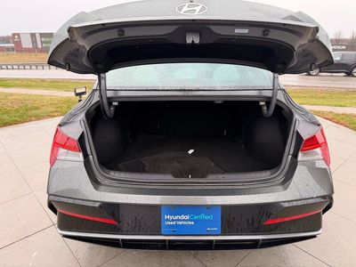 2025 Hyundai Elantra - Photo 31