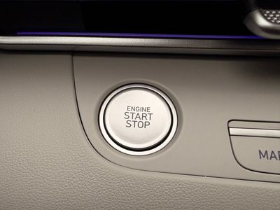 2025 Hyundai Elantra - Photo 4