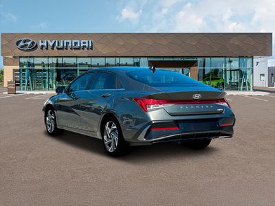 2025 Hyundai Elantra - Photo 37