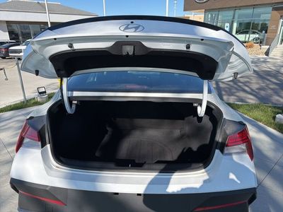 2025 Hyundai Elantra Hybrid - Photo 11