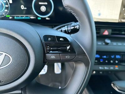 2025 Hyundai Elantra Hybrid - Photo 18