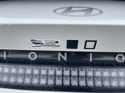 2025 Hyundai IONIQ 6 - Photo 12