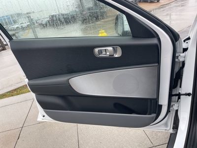 2025 Hyundai IONIQ 6 - Photo 32
