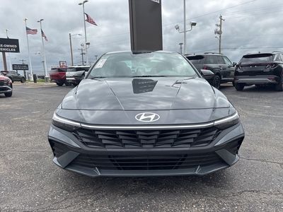 2026 Hyundai Elantra - Photo 2