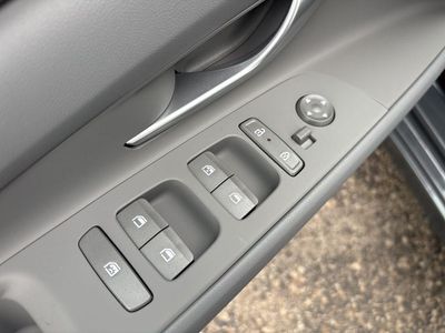 2026 Hyundai Elantra - Photo 35