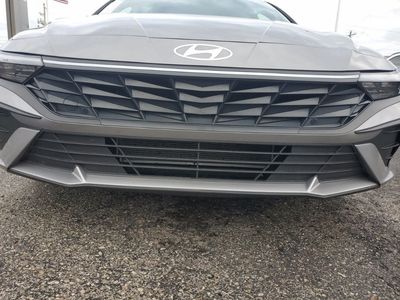 2025 Hyundai Elantra - Photo 11