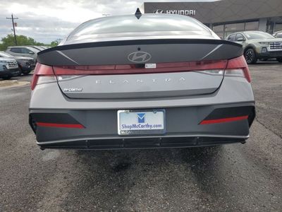 2025 Hyundai Elantra - Photo 5