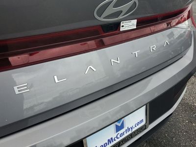 2025 Hyundai Elantra - Photo 8