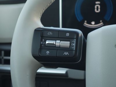 2025 Hyundai Santa Fe - Photo 9