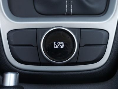 2025 Hyundai Venue - Photo 11