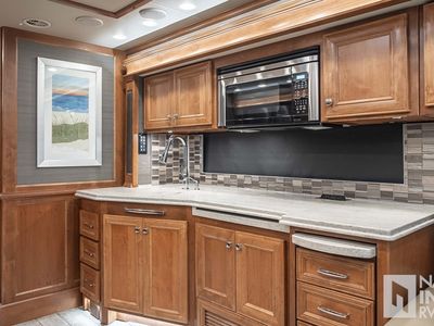 2020 Tiffin Motorhomes Phaeton - Photo 16