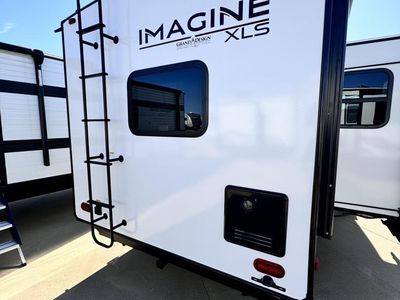 2025 Grand Design Imagine XLS - Photo 5