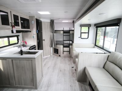 2026 East to West, Inc. Della Terra 275BH - Photo 6
